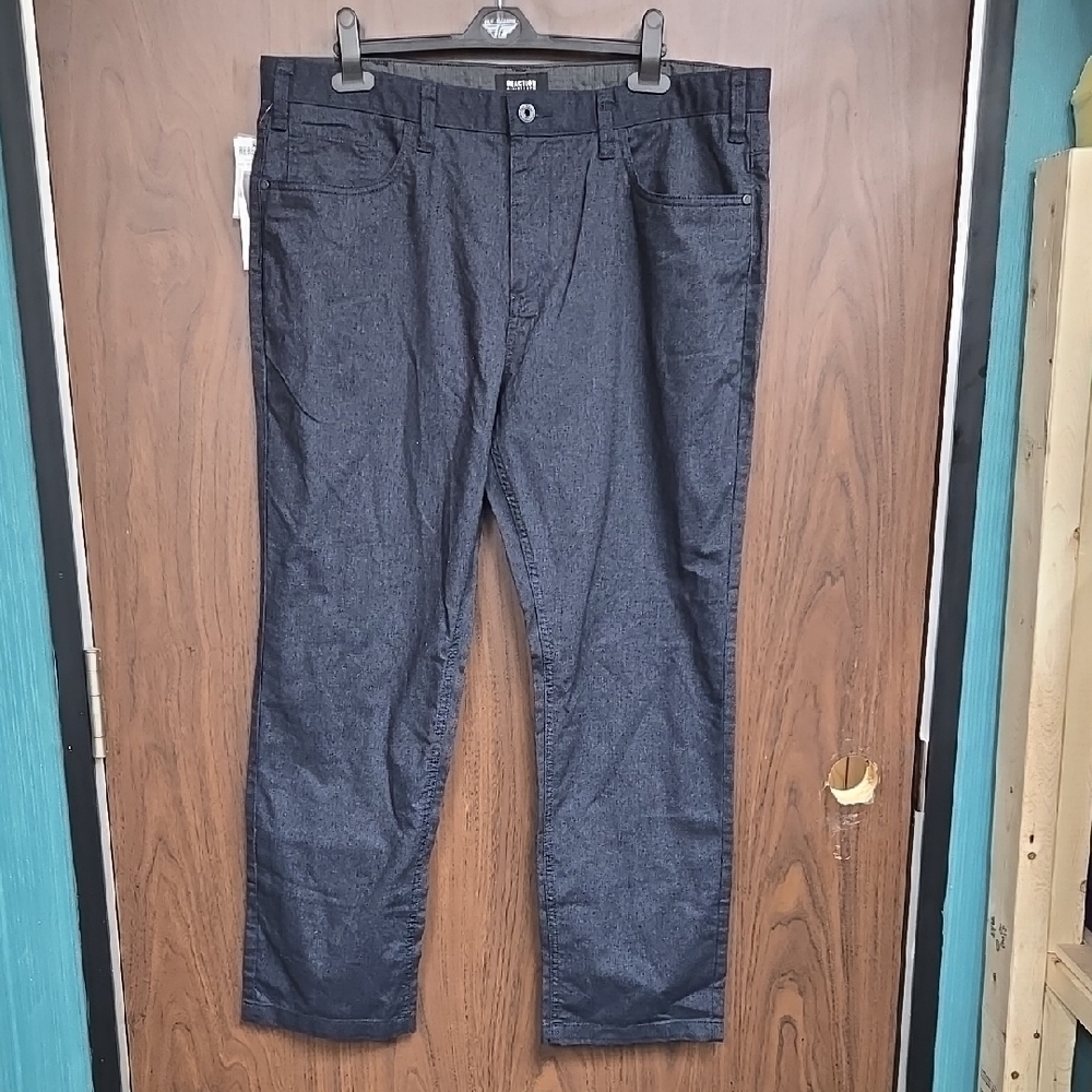 Reaction Kenneth Cole Size 38x30 Dark Navy Straight Fit With Stretch Chinos